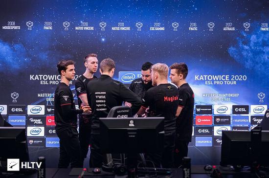 中国战队勇夺DOTA2国际邀请赛亚军 明年总决赛重回中国